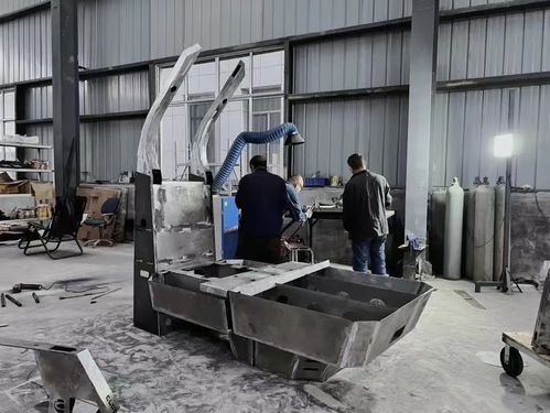 史上最特殊家居改造 爆改10㎡小房 给瘫痪消防员造新床,这个视频让百万人落泪