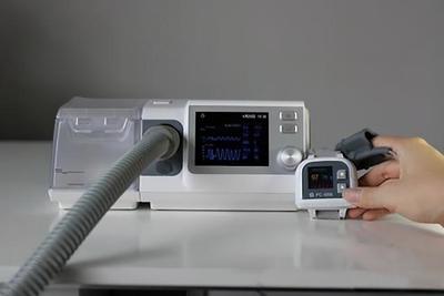 肺功能不好应该买制氧机还是呼吸机?